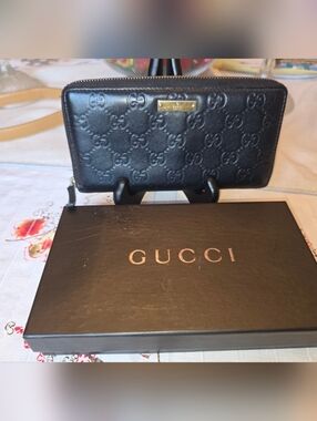 Gucci Guccissima Margaux Zip Around Wallet – Black Calfskin